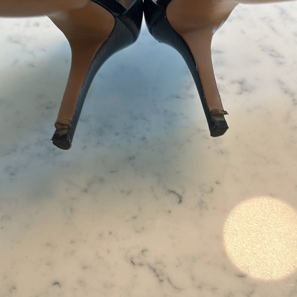 Coach Adelle Leather Crossover Strap Heel. - Picture 5 of 7